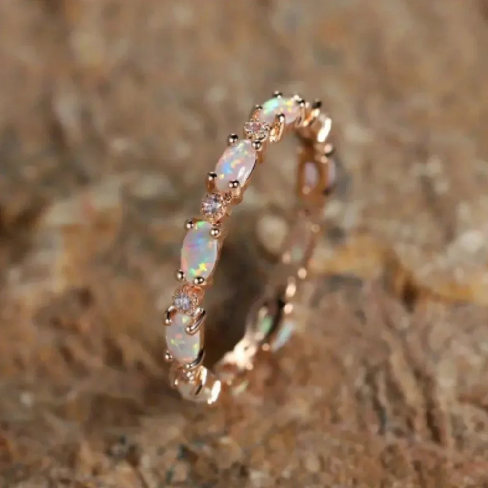 ✨️ Beautiful Vintage Elegant Opal Stone Ring